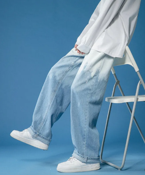 Pantalon ample et droit en denim minimaliste tie-dye